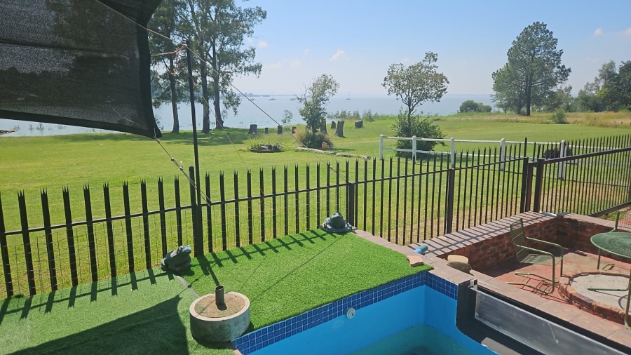 5 Bedroom Property for Sale in Deneysville Free State